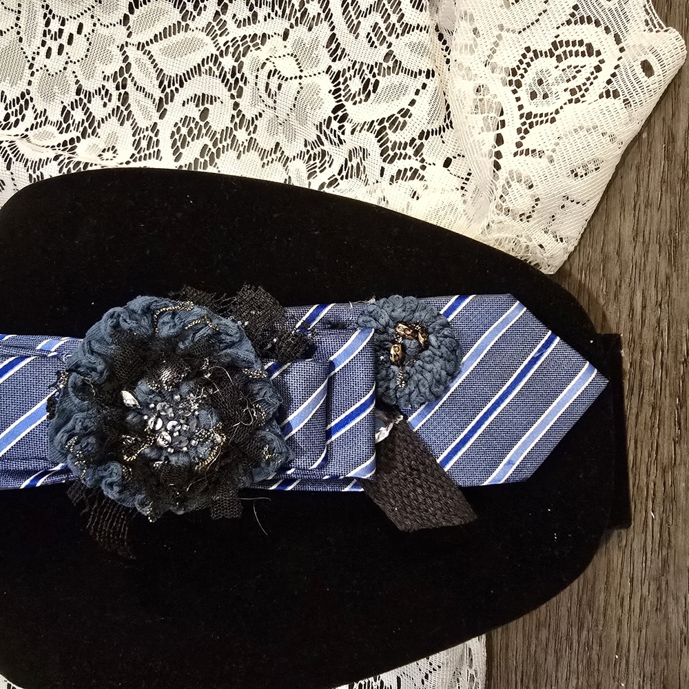 Elegant Blue Striped Men's Tie